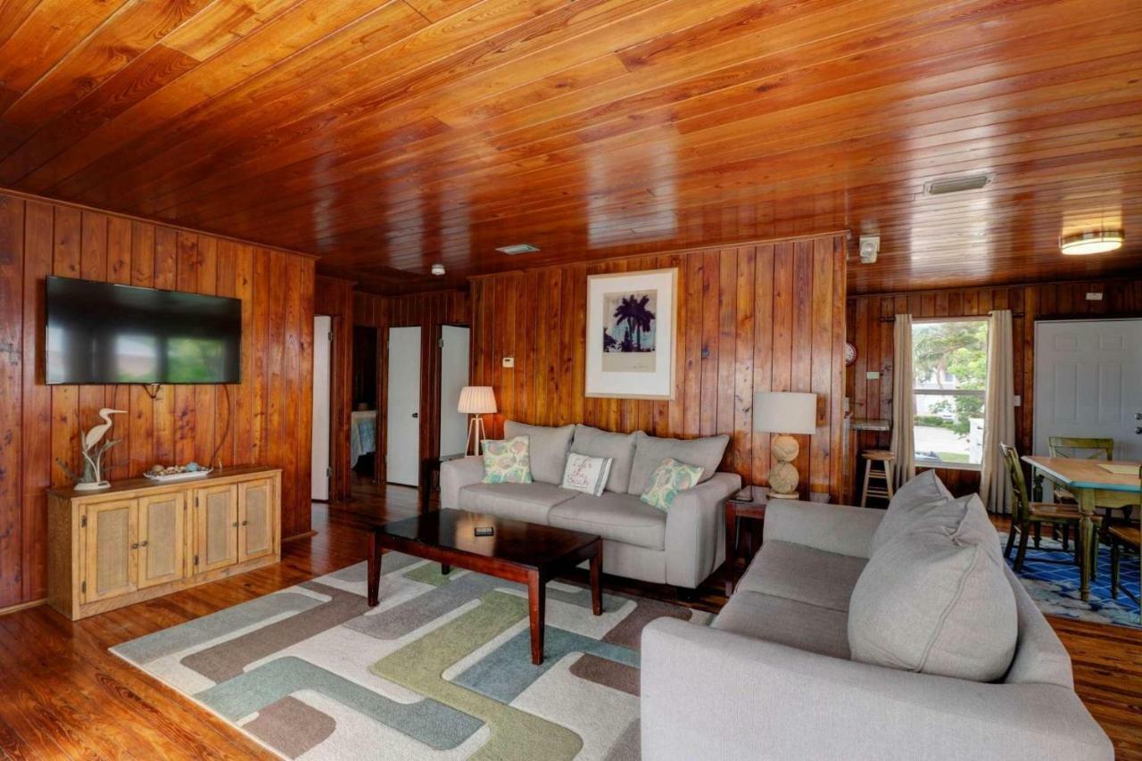 Estero Island Apartment With Boat Dock Fort Myers Beach Eksteriør billede