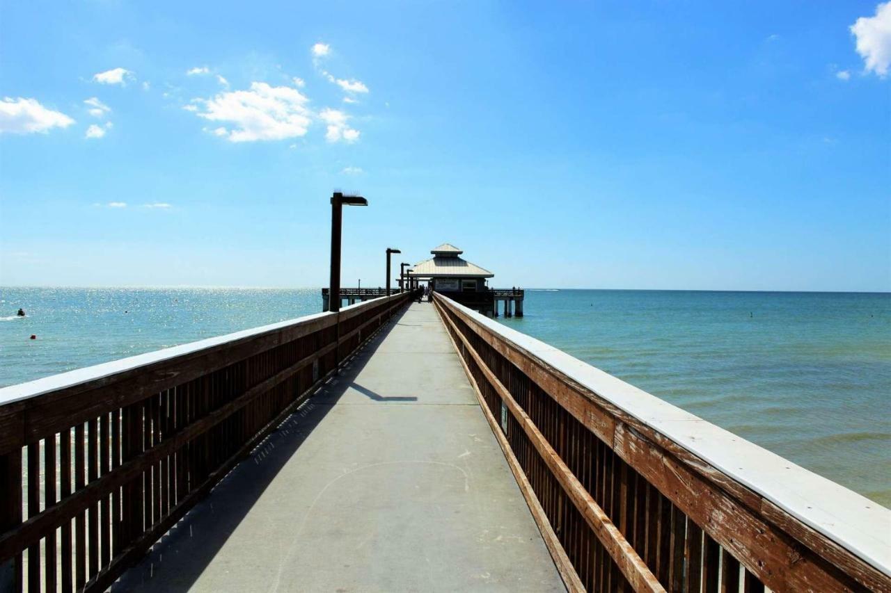 Estero Island Apartment With Boat Dock Fort Myers Beach Eksteriør billede