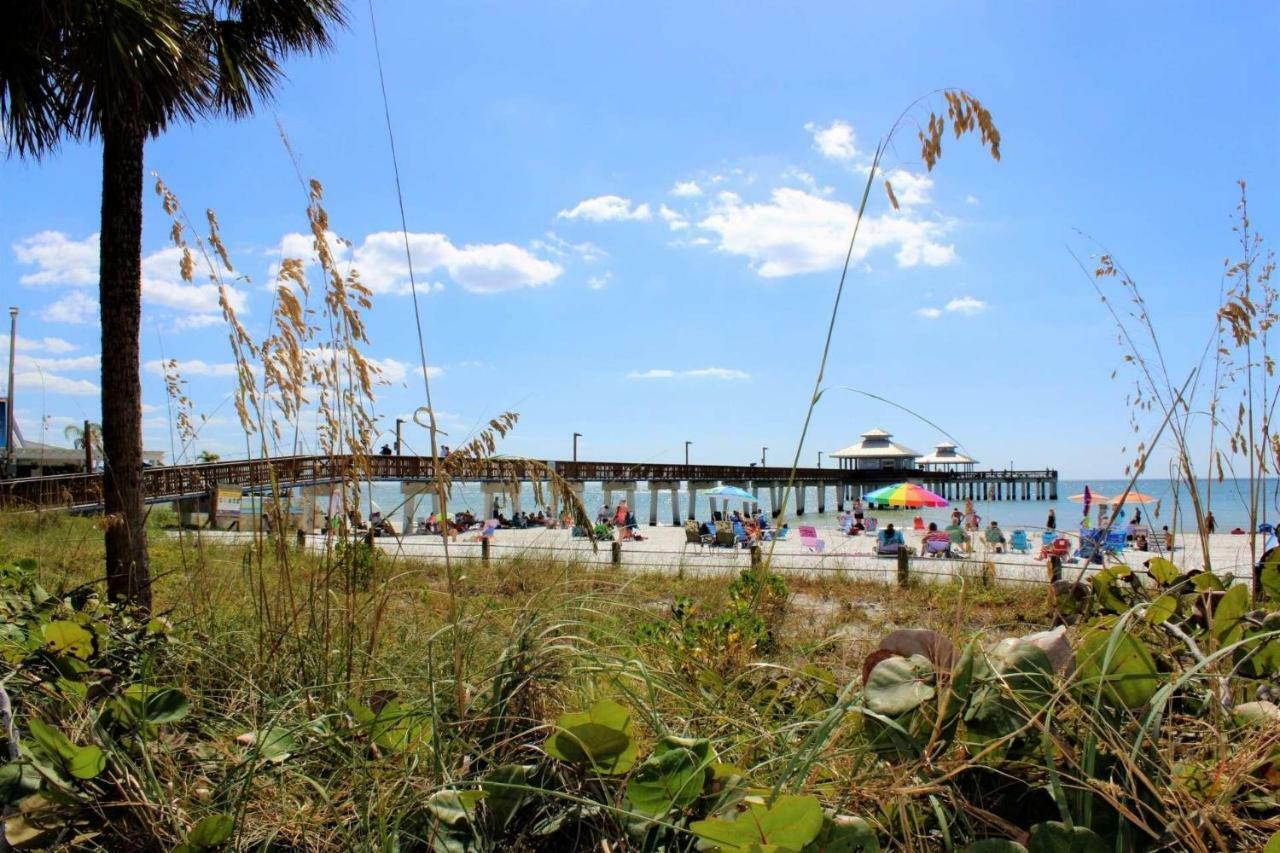 Estero Island Apartment With Boat Dock Fort Myers Beach Eksteriør billede