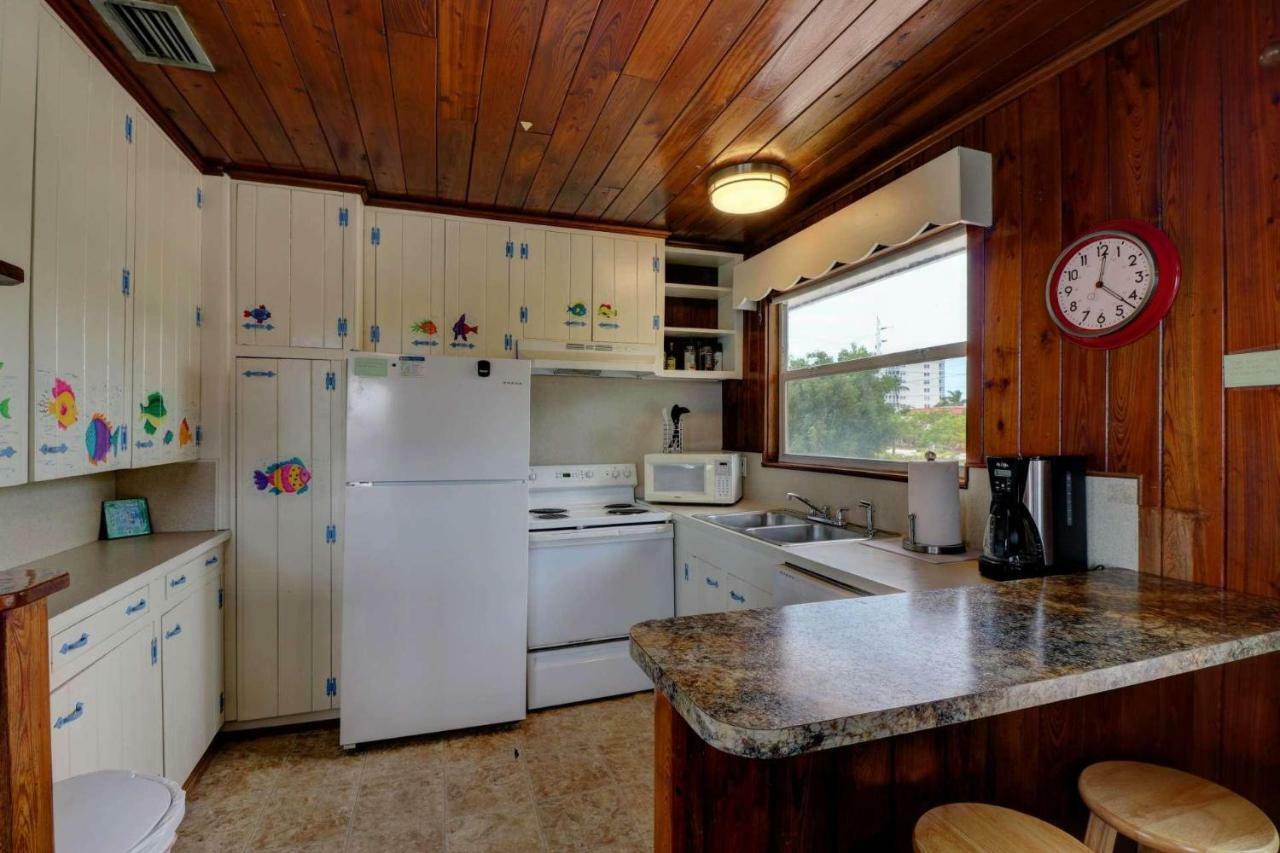 Estero Island Apartment With Boat Dock Fort Myers Beach Eksteriør billede